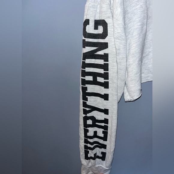 "Everything‎ is Alright" graphic cropped sweatshirt - Picture 3 of 6